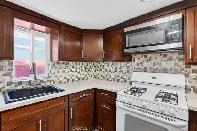 $589,000 | 806 West Spruce Street, Compton, CA 90220