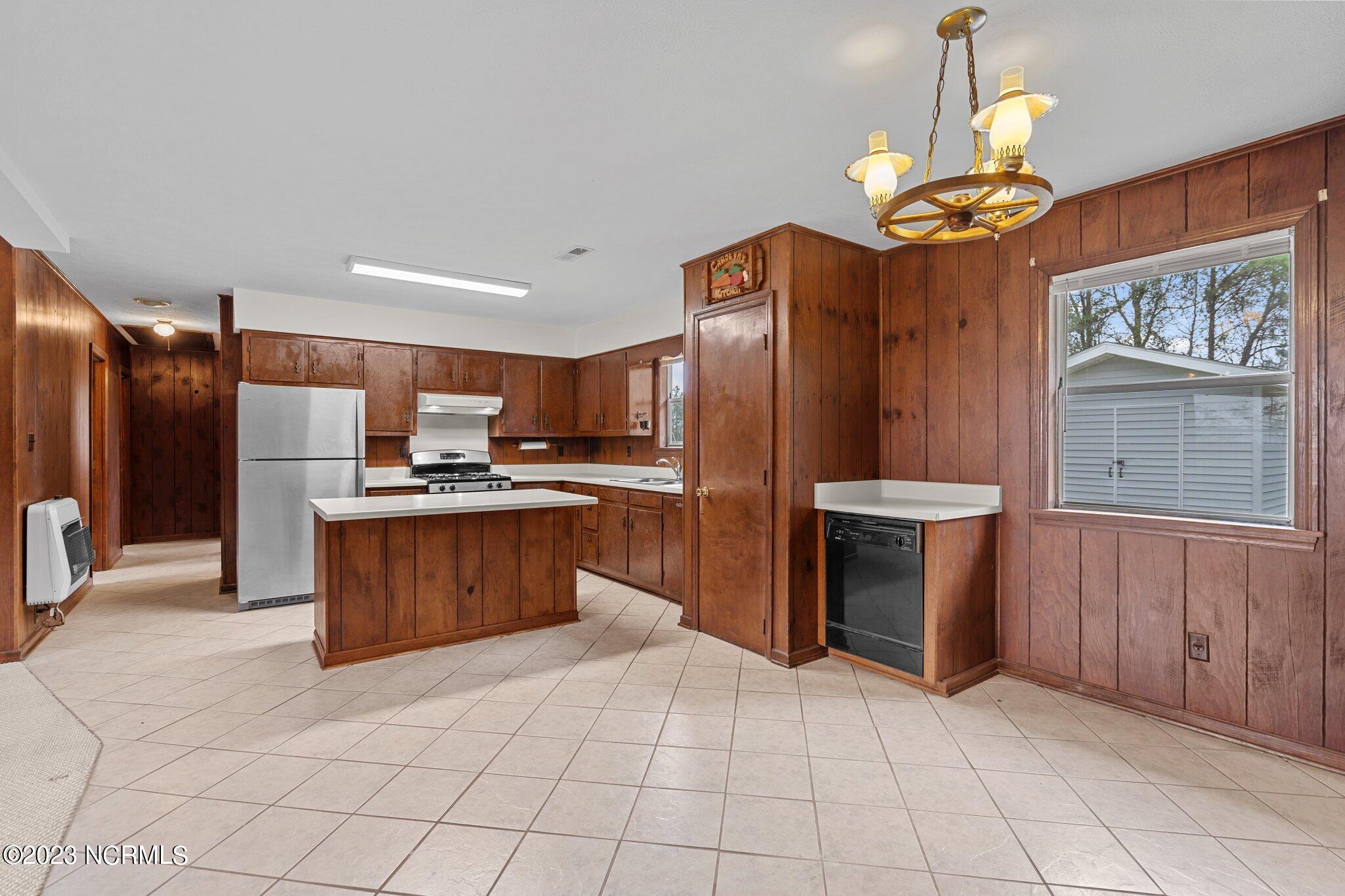 315 Batchelor Bay Road Wallace, NC 28466 - Photo 11 of 49 39-web-or-mls-DSC01356