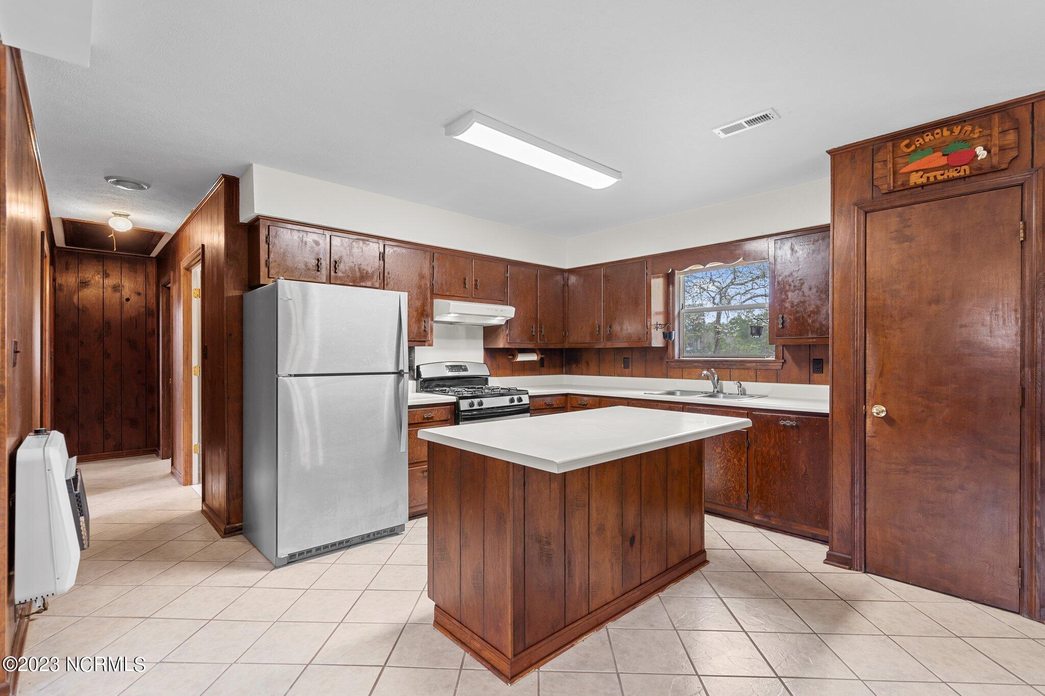 315 Batchelor Bay Road Wallace, NC 28466 - Photo 10 of 49 42-web-or-mls-DSC01365