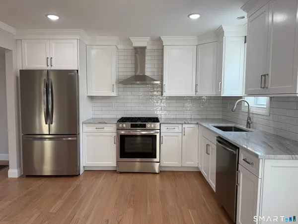 $2,850 | 37 Brainerd Road, Branford, CT 06405