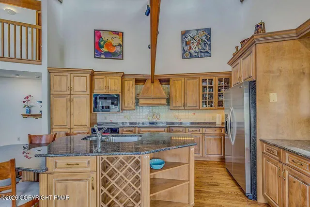 $2,850,000 | 487 North Lake Drive, Lake Harmony, PA 18624