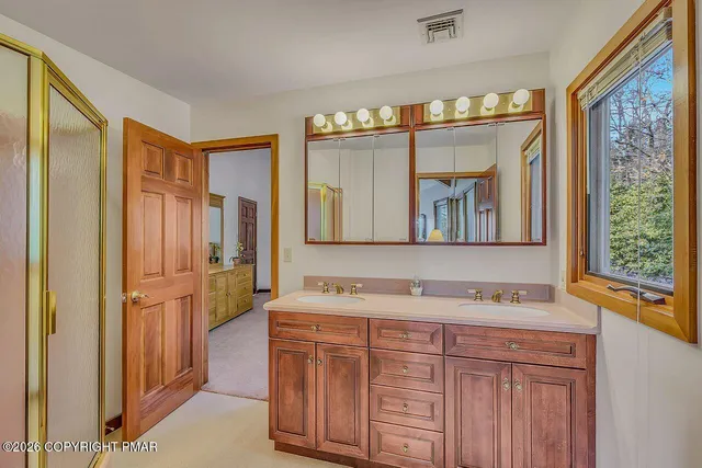 $2,850,000 | 487 North Lake Drive, Lake Harmony, PA 18624