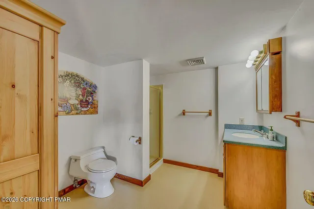 $2,850,000 | 487 North Lake Drive, Lake Harmony, PA 18624