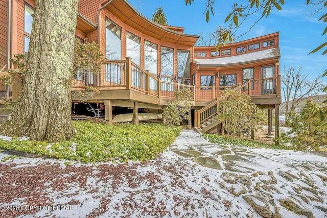 $2,850,000 | 487 North Lake Drive, Lake Harmony, PA 18624