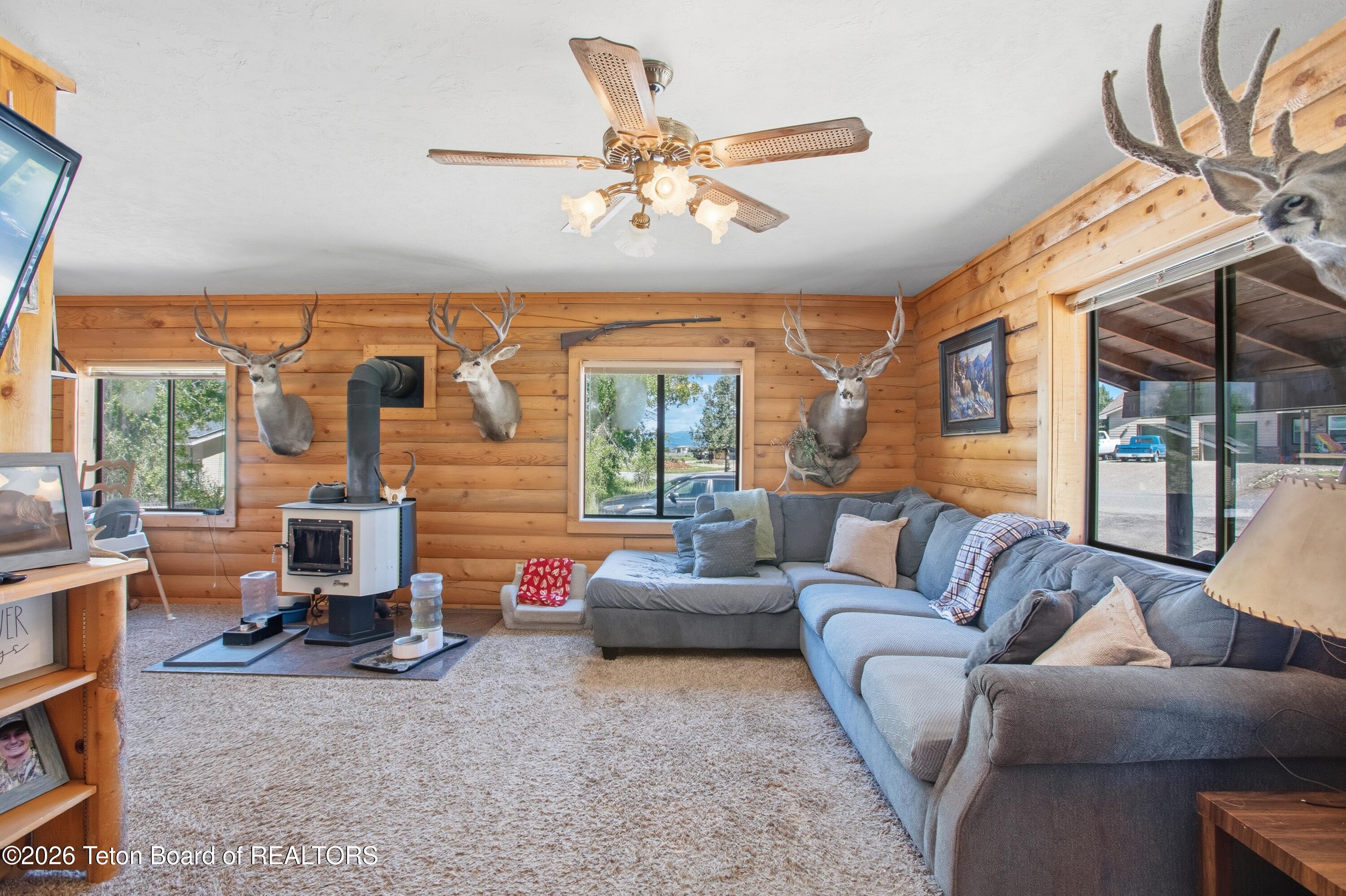 377 Butte Drive Star Valley Ranch, WY 83127 - Photo 7 of 28 377ButteDriveStarValleyRanch(57)