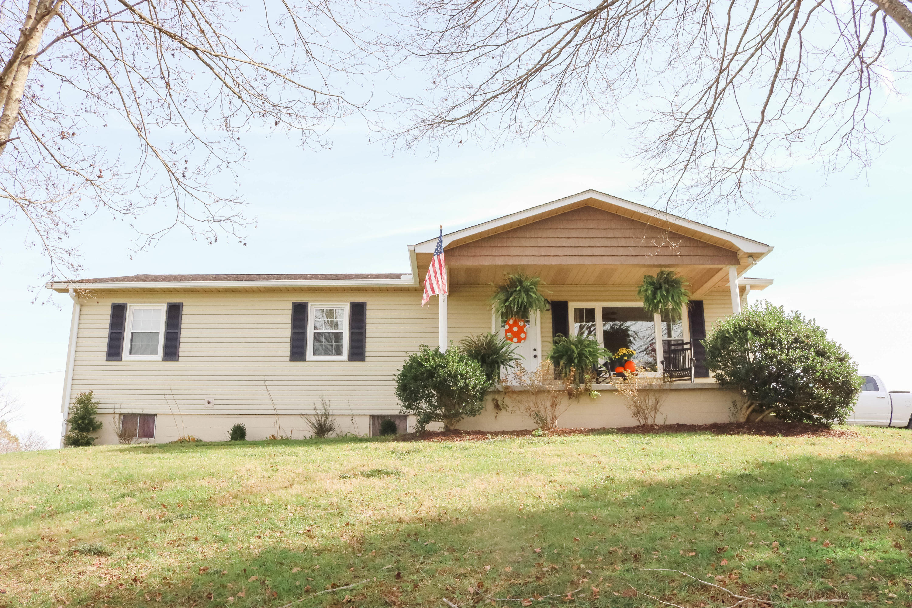 1344 Davis Chapel Road La Follette, TN 37766 - Photo 1 of 28 IMG_4601