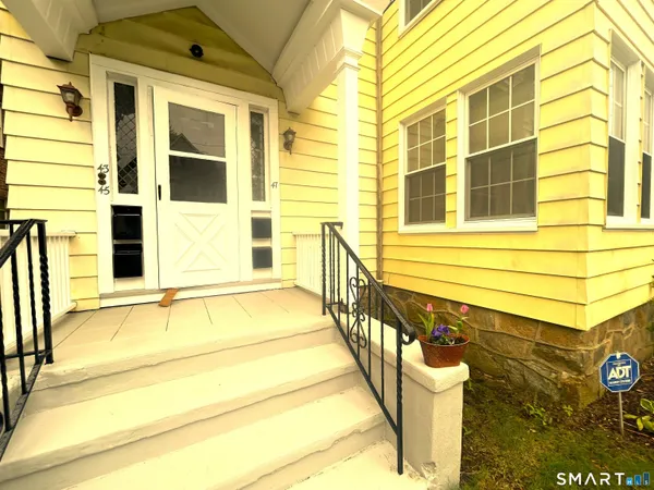 $2,200 | 45 Melrose Avenue, Unit 2, Bridgeport, CT 06605