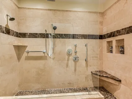 $595,000 | 5603 Oakwood Cove, Unit 212, Austin, TX 78731