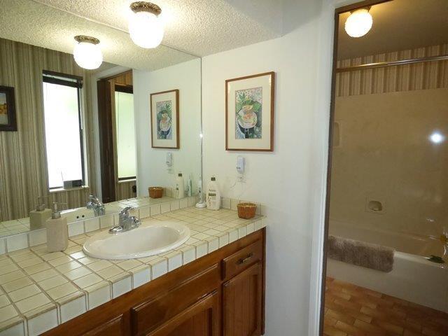 705 Missouri Flat Road Grants Pass, OR 97527 - Photo 21 of 35 Master Bath