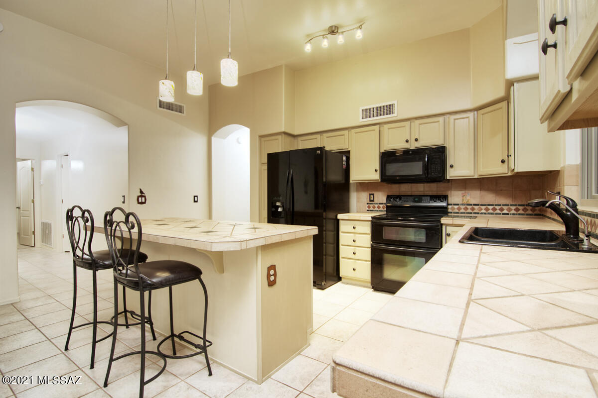 11420 North Sawtooth Road Tucson, AZ 85737 - Photo 8 of 30 Gallery Image 8
