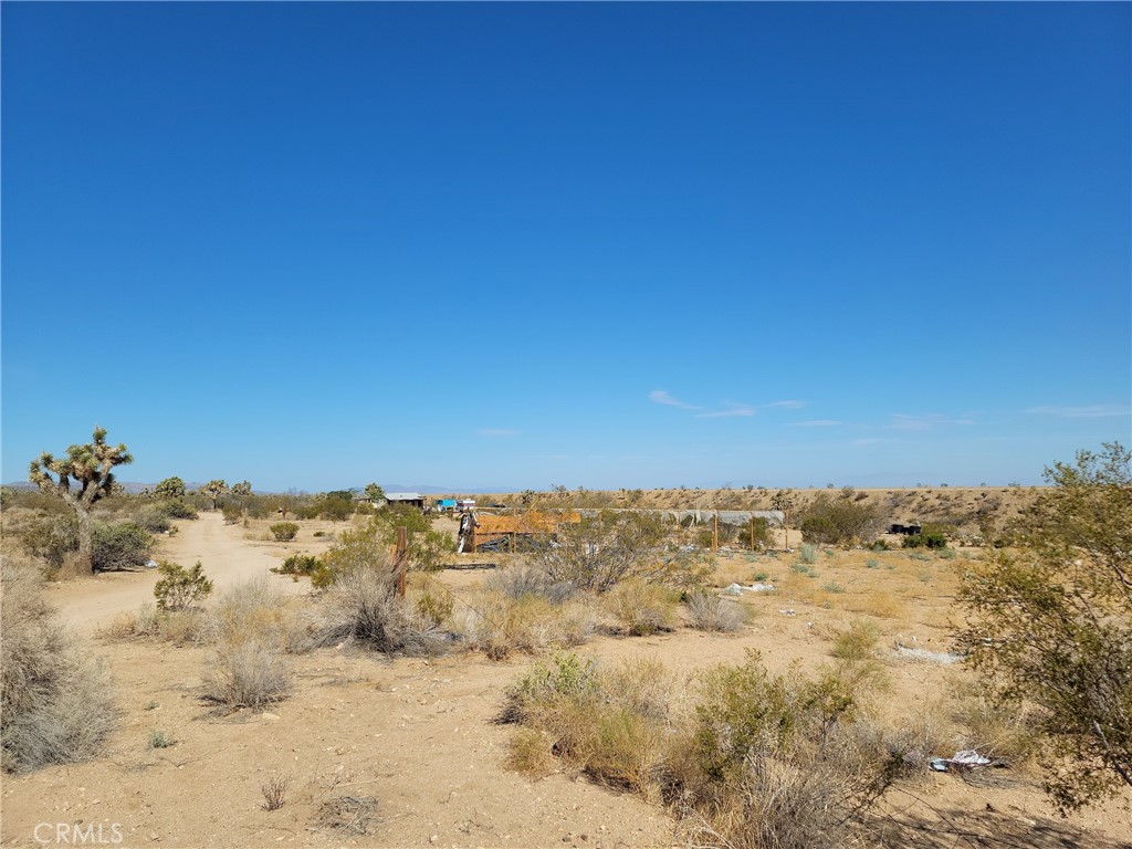 18501 Fort Tejon Road Llano, CA 93544 - Photo 9 of 23