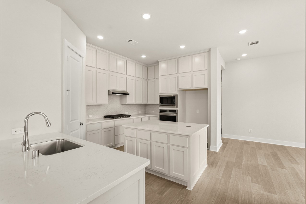 304 Fields Lane Montgomery, TX 77316 - Photo 3 of 22