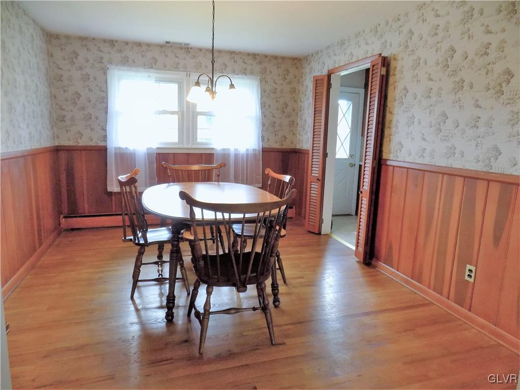 352 Barrett Road Emmaus, PA 18049 - Photo 6 of 25 Gallery Image 6