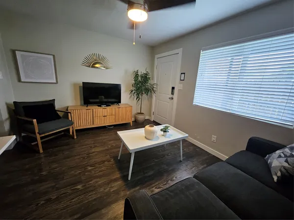 $900 | 3503 Harmon Avenue, Unit 103, Austin, TX 78705