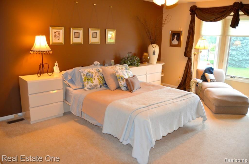 517 Sunlight Drive Rochester, MI 48309 - Photo 23 of 36 Master Bedroom