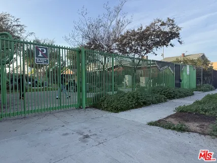 $1,215,000 | 6544 South Victoria Avenue, Los Angeles, CA 90043