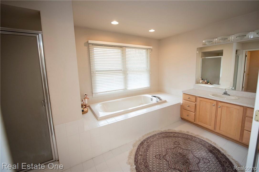 1305 Kentfield Drive Rochester, MI 48307 - Photo 20 of 38 CKR_1305Kirkfield_6677.jpg
