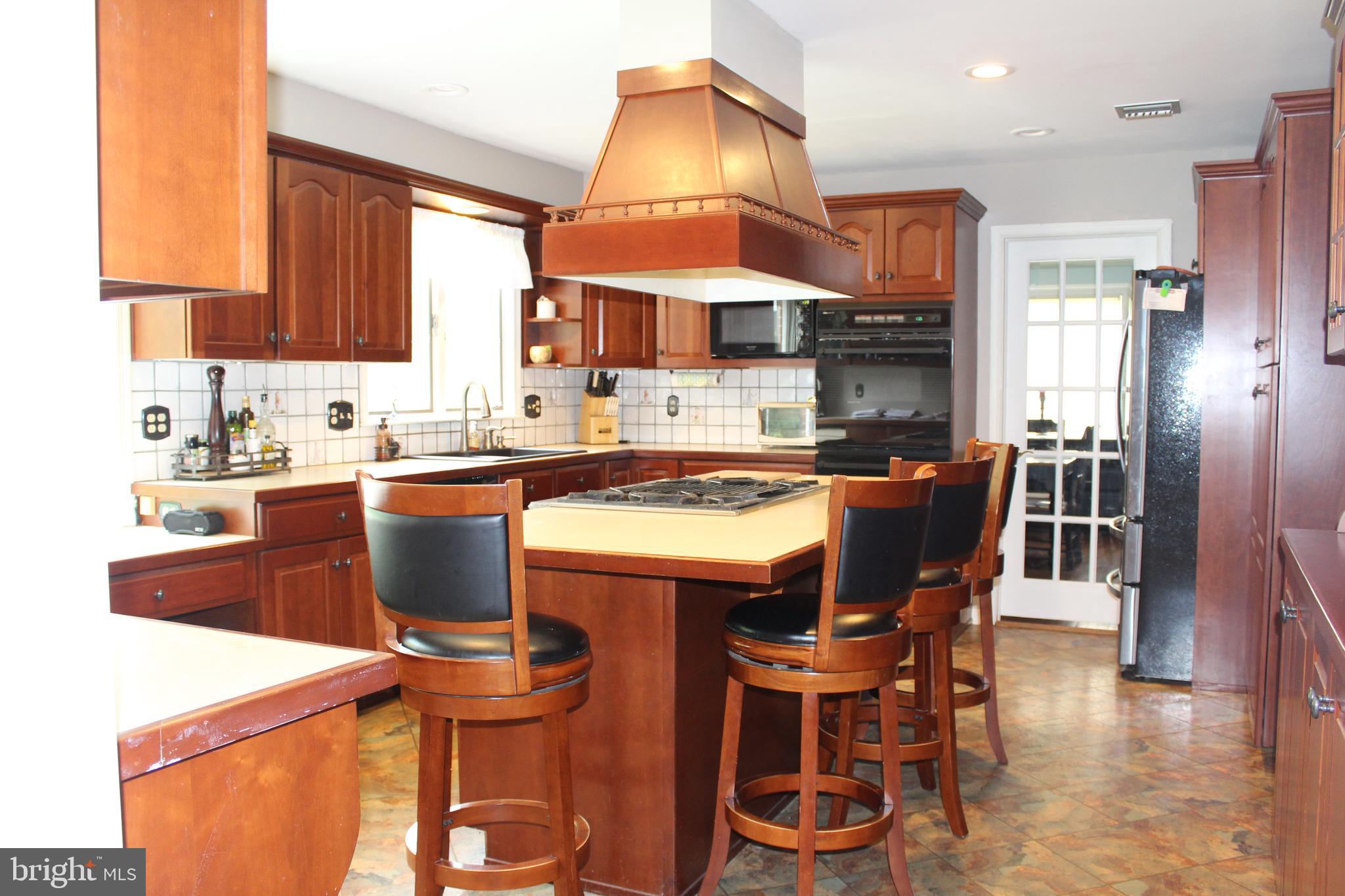 1379 Old Ford Road Huntingdon Valley, PA 19006 - Photo 13 of 38