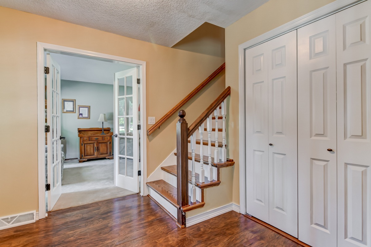2 Red Fox Court Springfield, IL 62712 - Photo 2 of 40