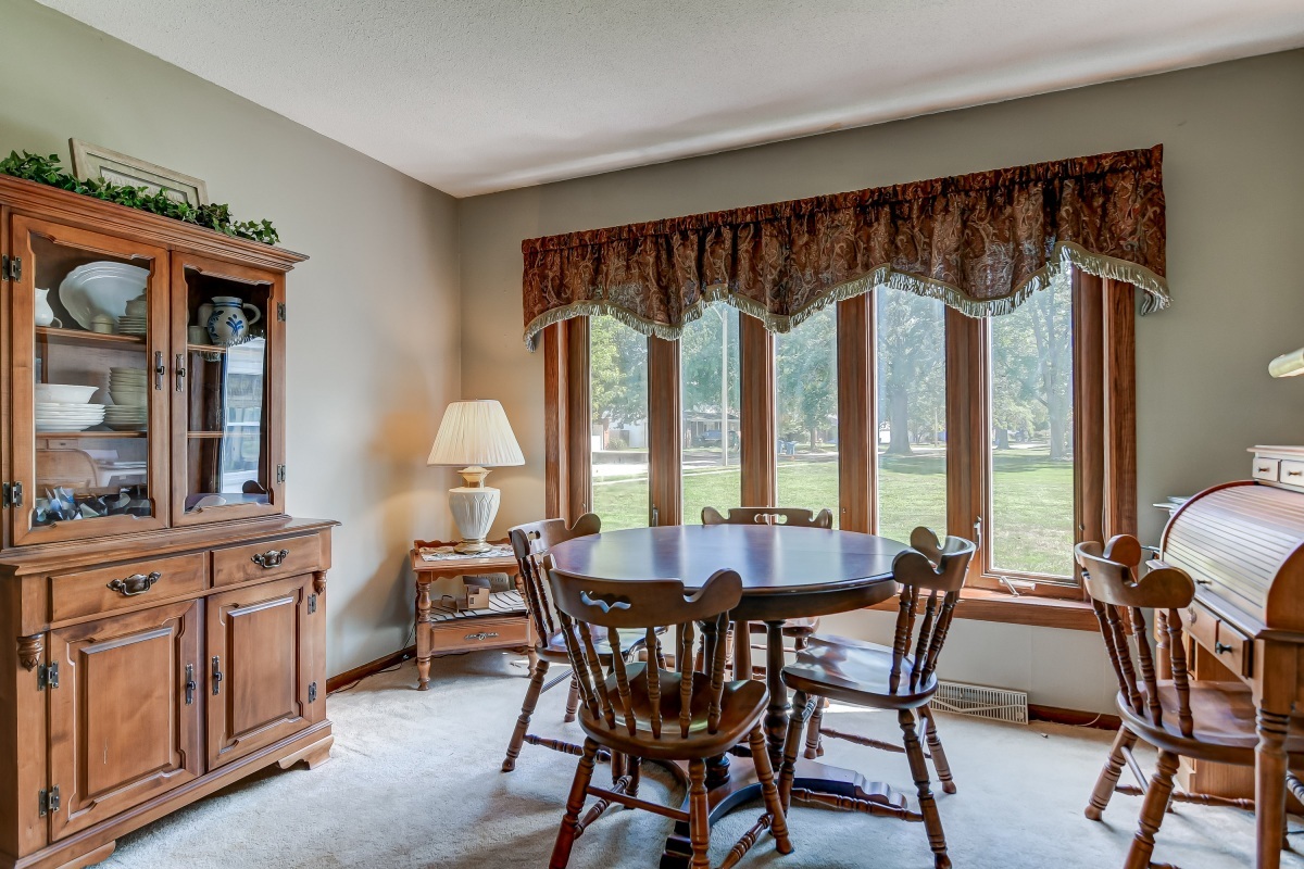 2 Red Fox Court Springfield, IL 62712 - Photo 7 of 40
