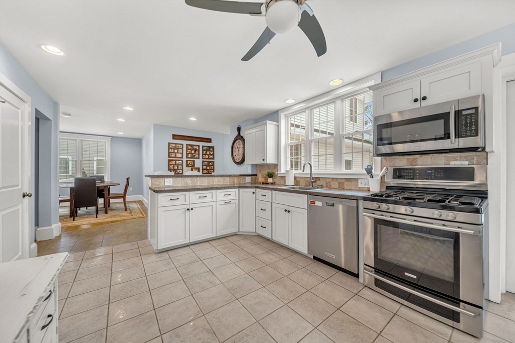24 Mellen Street Needham, MA 02494 - Photo 3 of 41