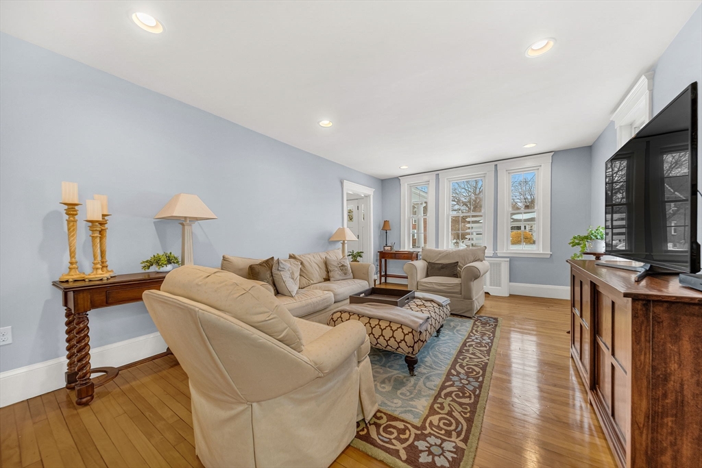 24 Mellen Street Needham, MA 02494 - Photo 5 of 41