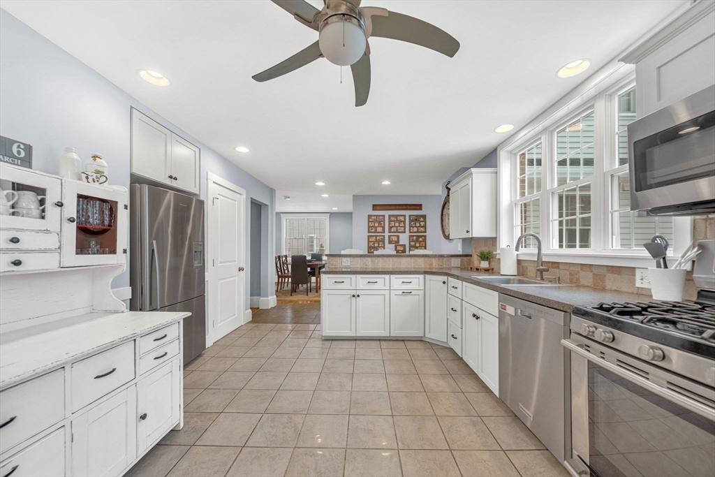 24 Mellen Street Needham, MA 02494 - Photo 8 of 41