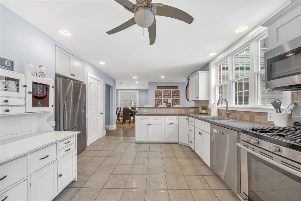 24 Mellen Street Needham, MA 02494 - Photo 9 of 41