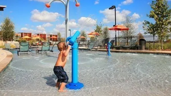 a tennis court that has tennis net
