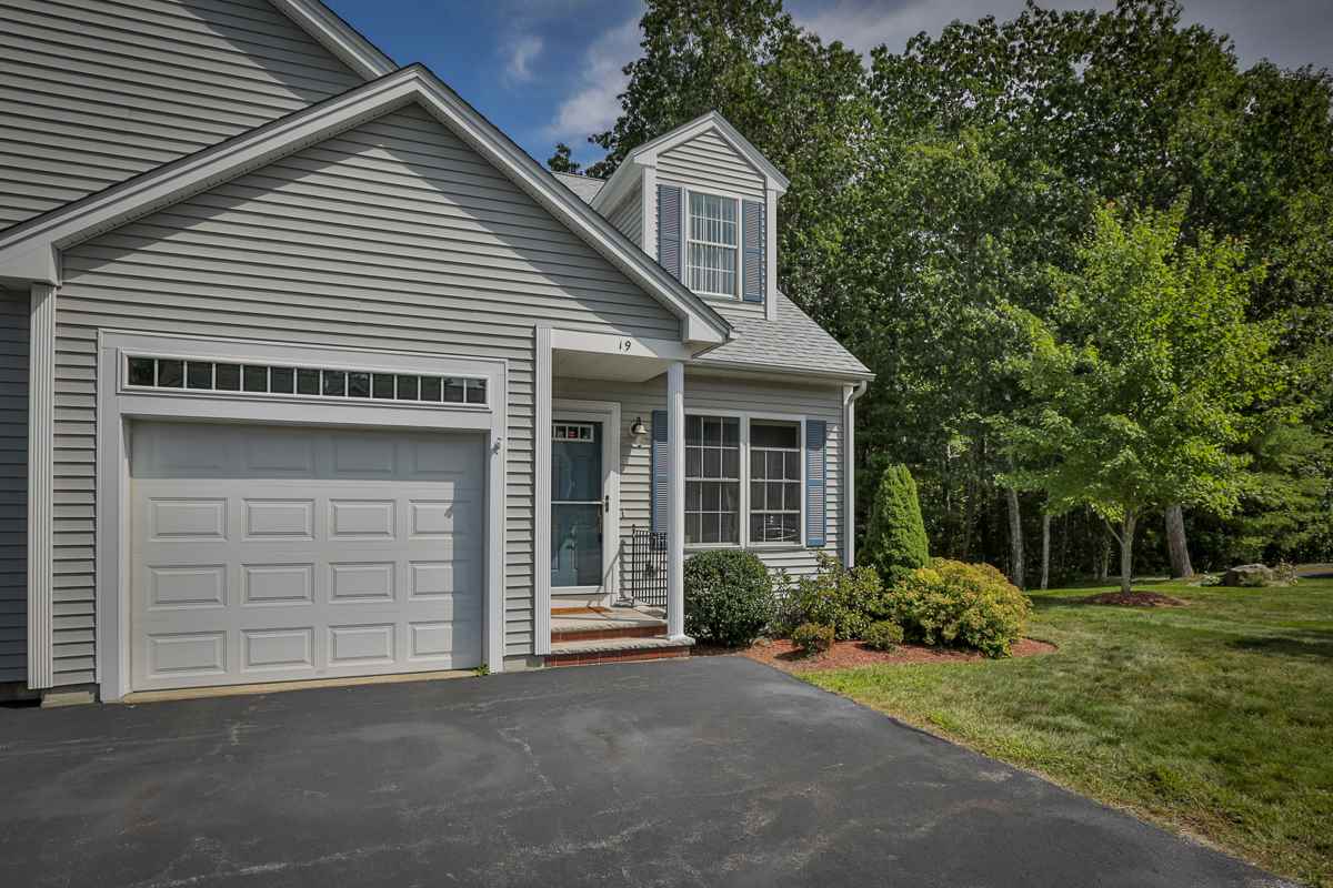 19 Hadleigh Road Windham, NH 03087 - Photo 3 of 25