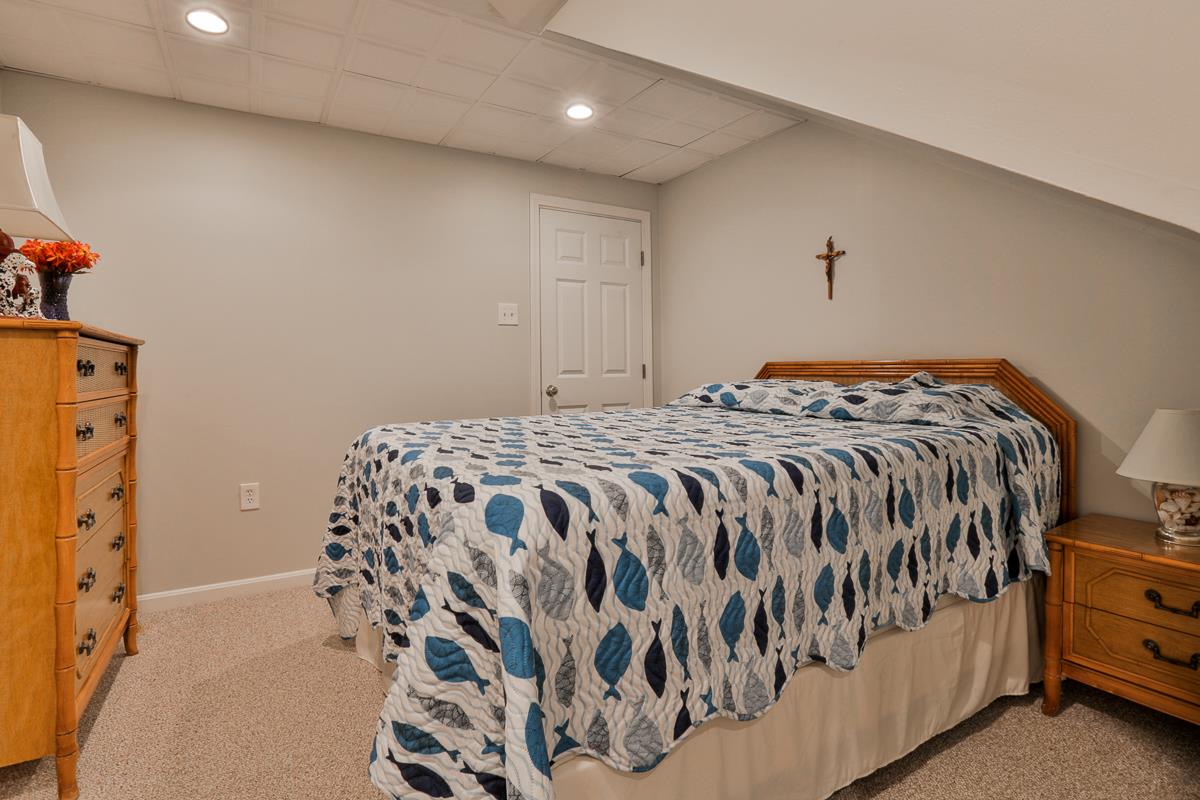 19 Hadleigh Road Windham, NH 03087 - Photo 22 of 25