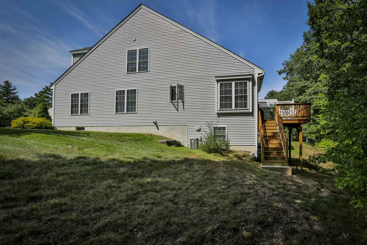 19 Hadleigh Road Windham, NH 03087 - Photo 4 of 25