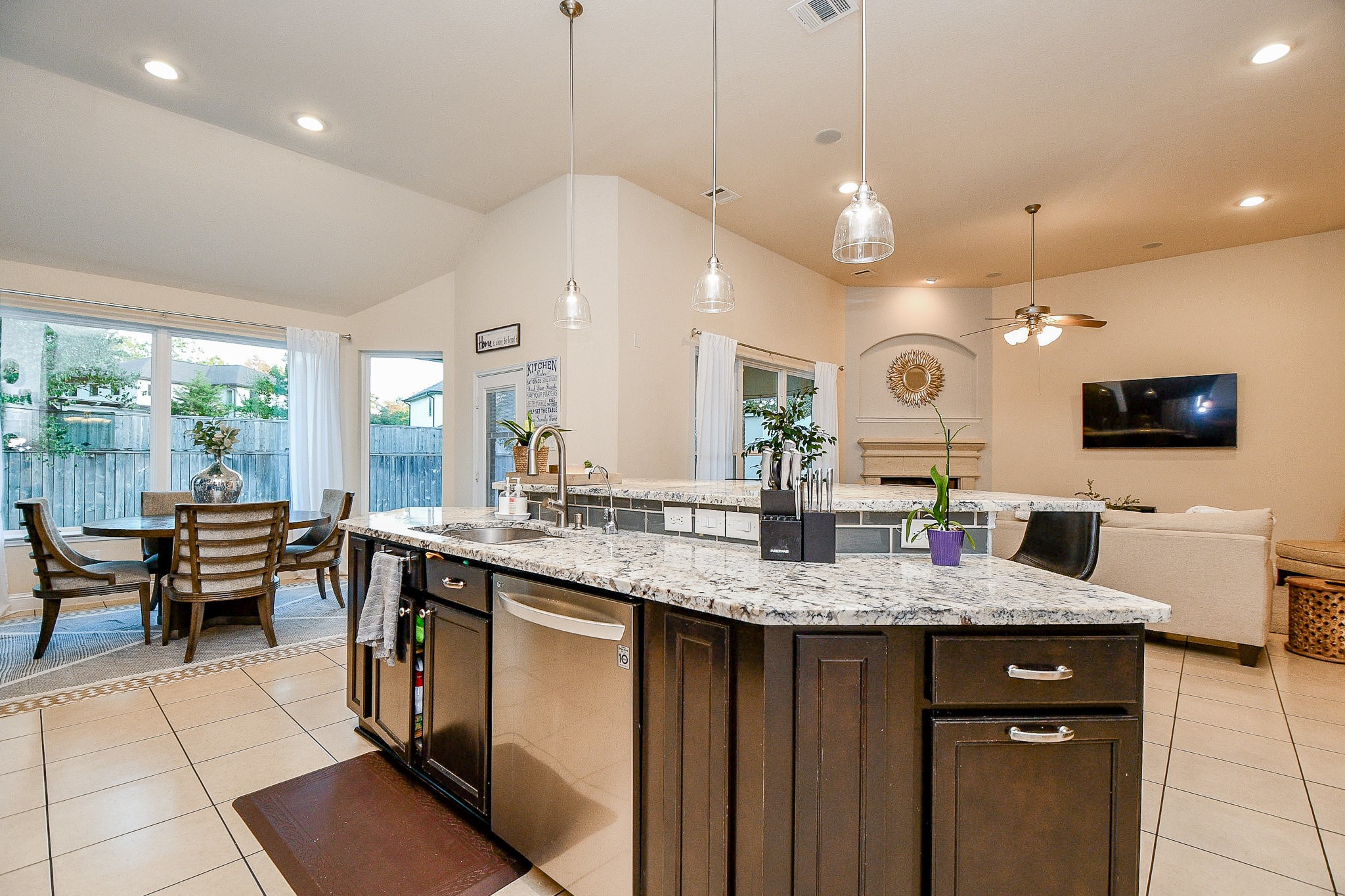 66 North Swanwick Place Tomball, TX 77375 - Photo 16 of 50