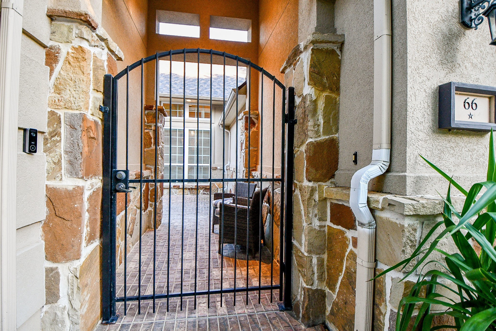 66 North Swanwick Place Tomball, TX 77375 - Photo 6 of 50