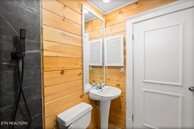 $225,000 | 306 East Walden Street, La Follette, TN 37766