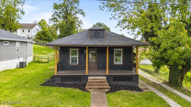 $225,000 | 306 East Walden Street, La Follette, TN 37766