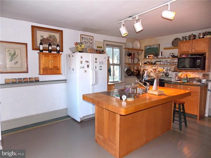 227 Pratts Dam Road Coatesville, PA 19320 - Photo 6 of 25 Gallery Image 6