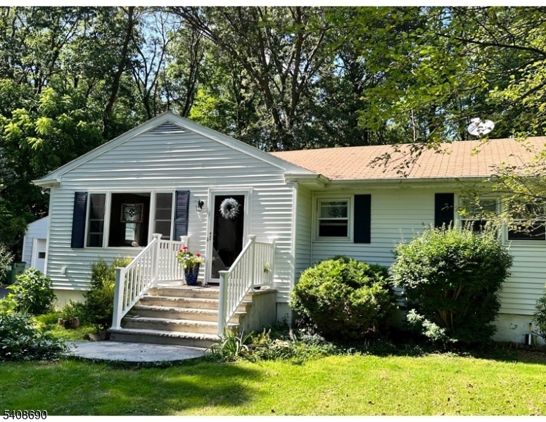 469 West Hill Road Glen Gardner, NJ 08826 - Photo 2 of 26