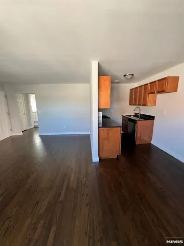 $285,000 | 161 18th Street, Unit 4C, Union City, NJ 07087