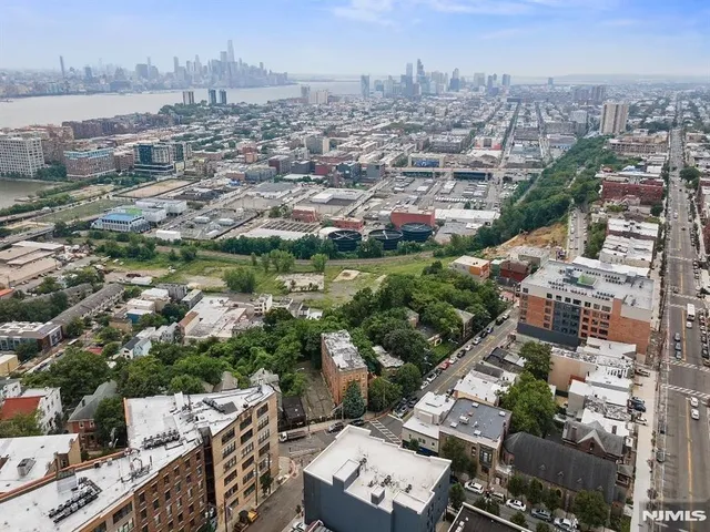 $285,000 | 161 18th Street, Unit 4C, Union City, NJ 07087