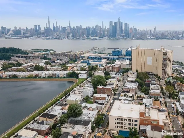 $285,000 | 161 18th Street, Unit 4C, Union City, NJ 07087