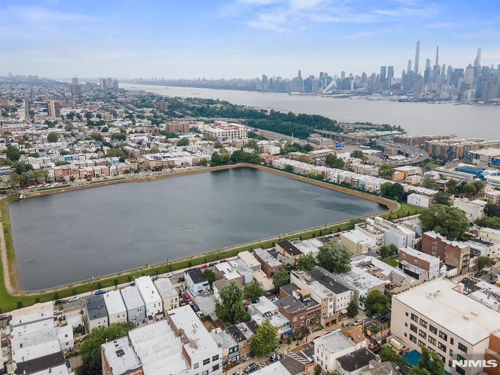 161 18th Street, Unit 4C Union City, NJ 07087 - Photo 4 of 26