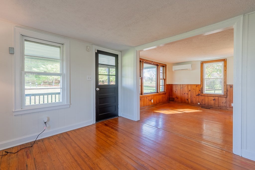 5099 Thornspring Road Pulaski, VA 24301 - Photo 10 of 53 Gallery Image 10