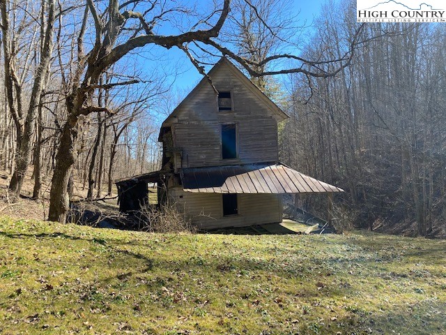 Henson Branch Road Vilas, NC 28692 - Photo 4 of 37 Gallery Image 4