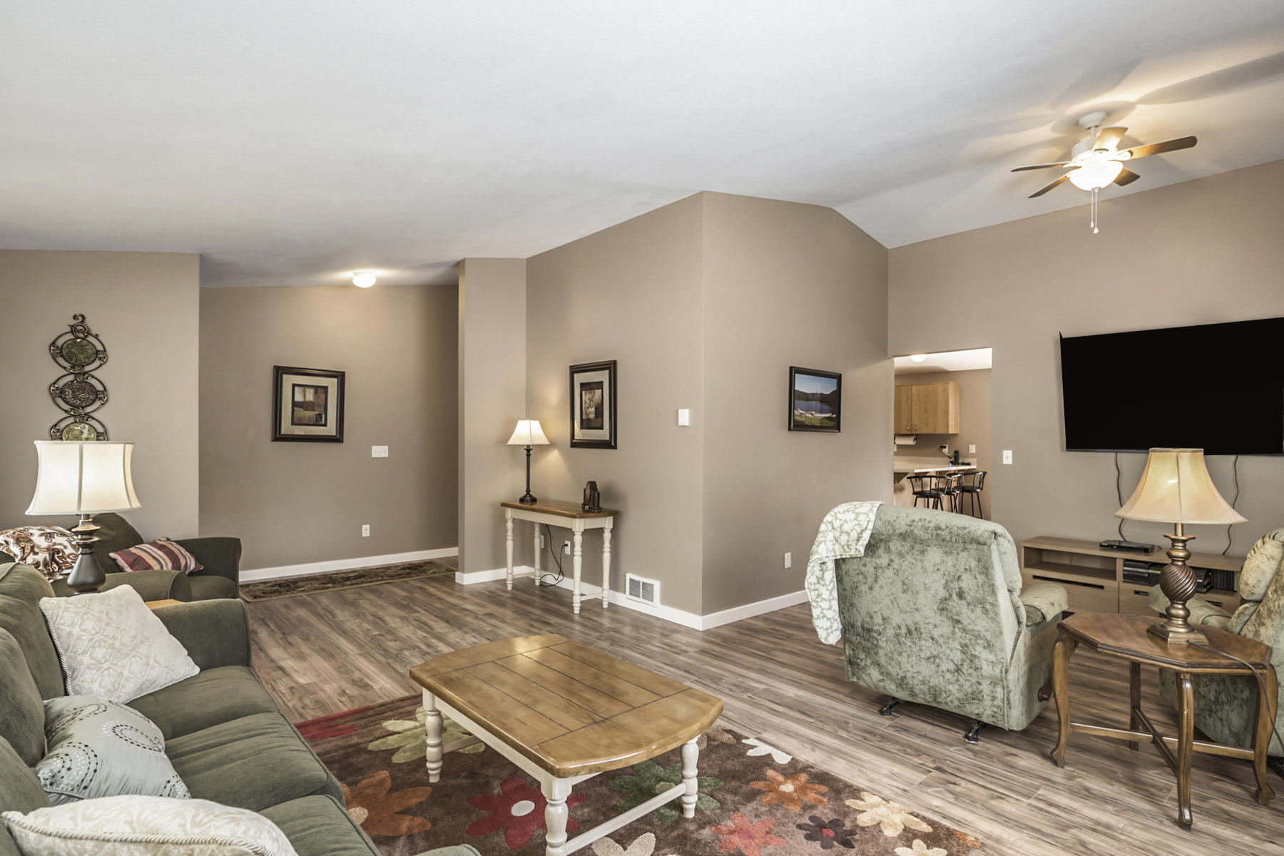 55080 Jackpine Way Bend, OR 97707 - Photo 7 of 39 living room to entry