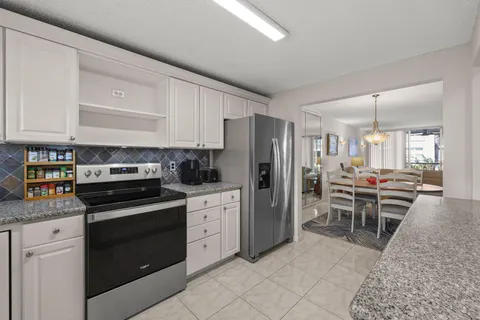 $219,900 | 2008 South Federal Highway, Unit 108, Boynton Beach, FL 33435