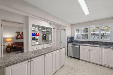 $219,900 | 2008 South Federal Highway, Unit 108, Boynton Beach, FL 33435