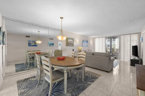 $219,900 | 2008 South Federal Highway, Unit 108, Boynton Beach, FL 33435