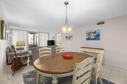 $219,900 | 2008 South Federal Highway, Unit 108, Boynton Beach, FL 33435