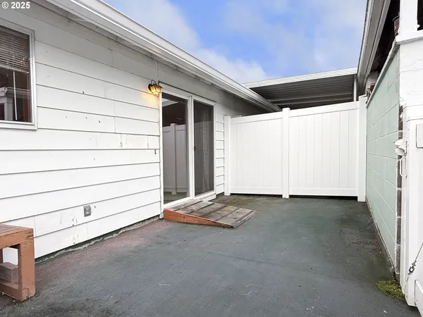 $219,500 | 579 Northeast Fleming Avenue, Unit C41, Gresham, OR 97030